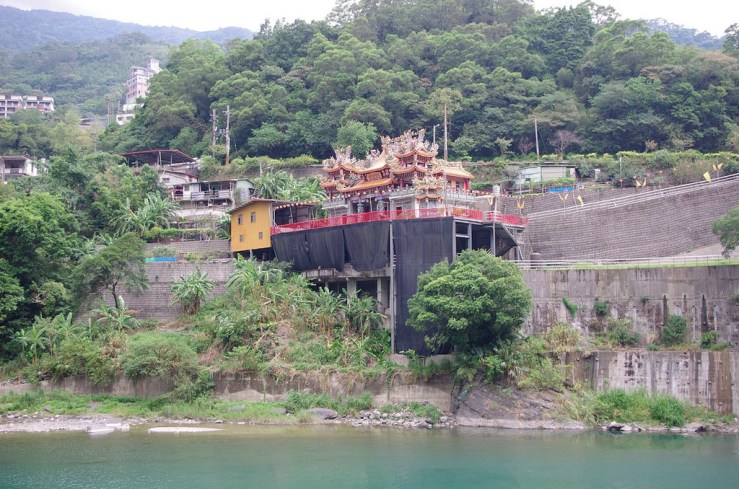 Temple situated at Wulai Hot Spring