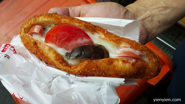 The famous nutritious Sandwich at Keelung Night Market
